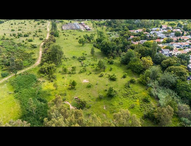 9,575M² VACANT LAND FOR SALE IN LONEHILL